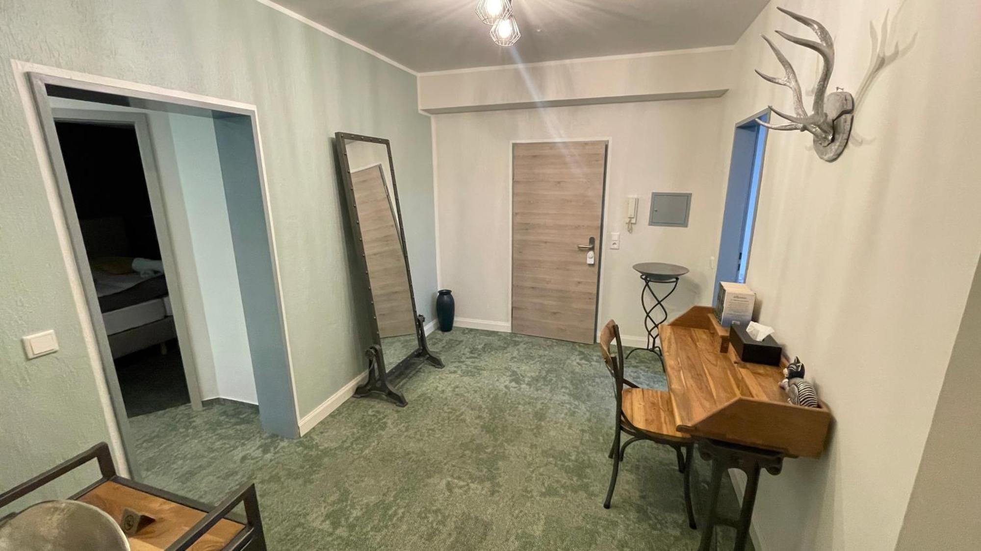 Besotel Erkrath- Schicke Fewo Oder Apartments Zentral Naehe Bahnhof Und Autobahn Im Neandertal Mit Glasfaser Wlan Und Freies Parken Екстериор снимка