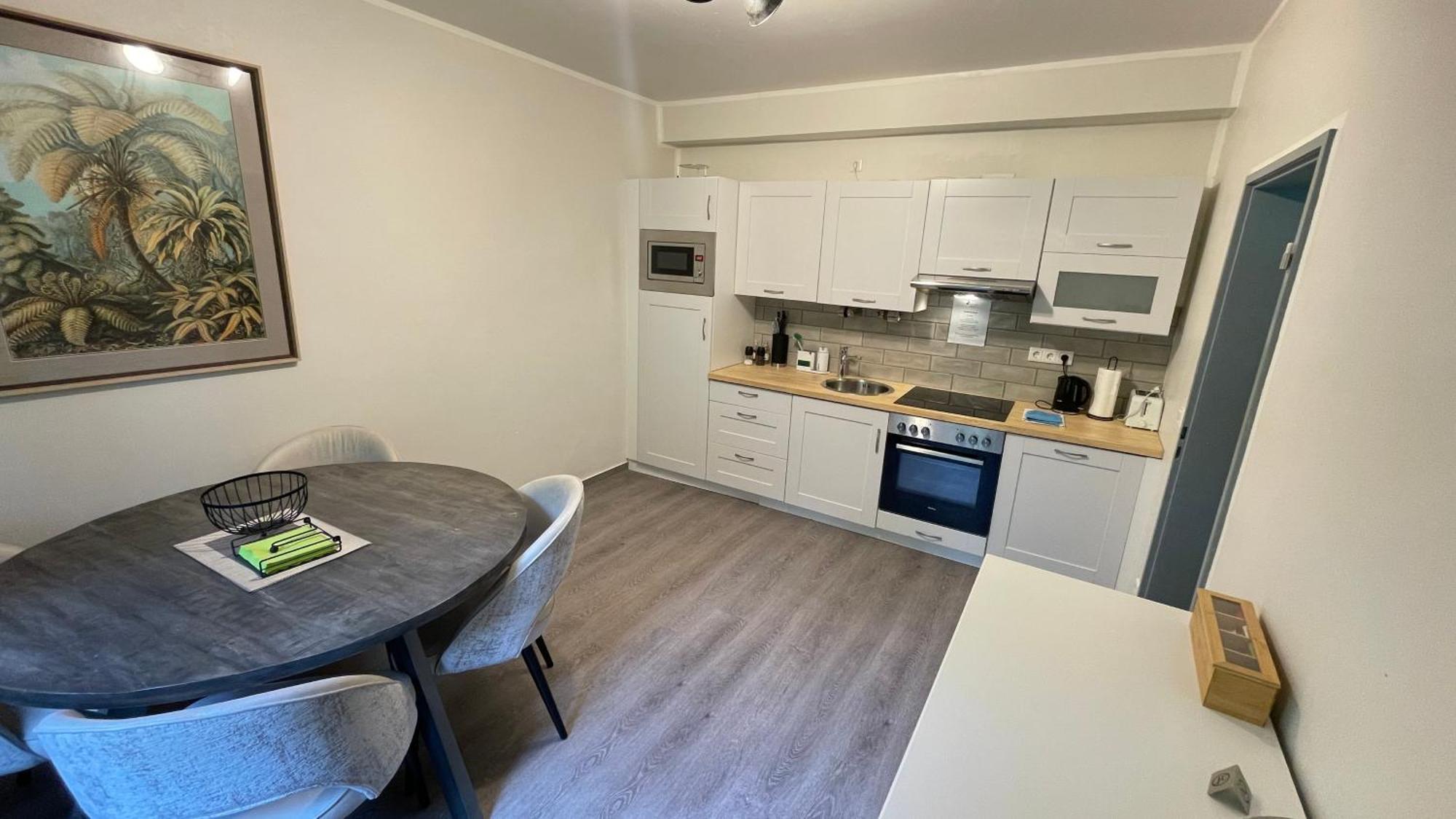 Besotel Erkrath- Schicke Fewo Oder Apartments Zentral Naehe Bahnhof Und Autobahn Im Neandertal Mit Glasfaser Wlan Und Freies Parken Екстериор снимка