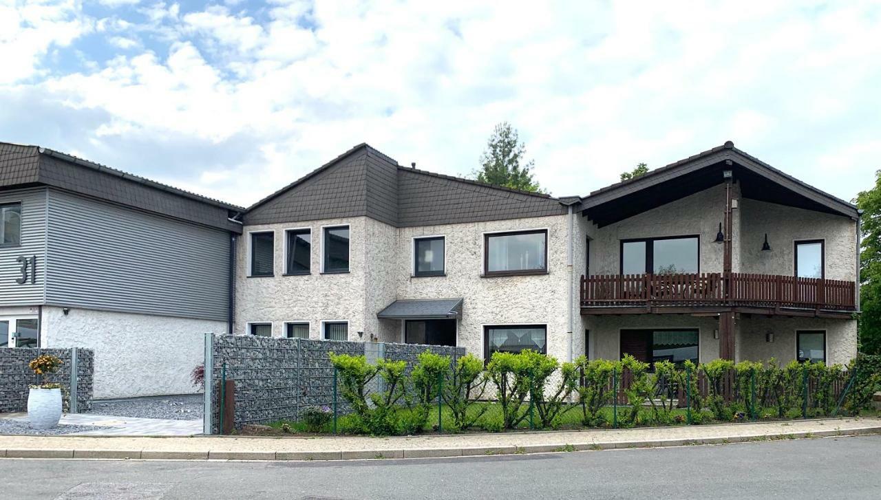 Besotel Erkrath- Schicke Fewo Oder Apartments Zentral Naehe Bahnhof Und Autobahn Im Neandertal Mit Glasfaser Wlan Und Freies Parken Екстериор снимка